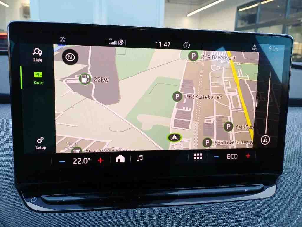 Fahrzeugabbildung SKODA Enyaq 50 Loft LED|VirtualCP|KlimaA|LaneAss|PDC