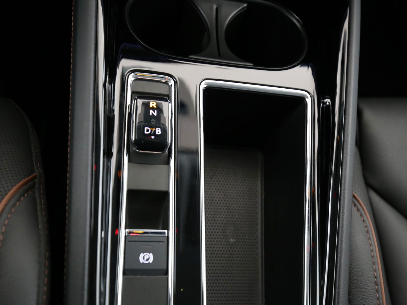 Fahrzeug autohaus mense Fahrzeugabbildung SKODA Enyaq 60 Suite 4xSHZG|ACC|LED|Navi|VirtualCP|PDC