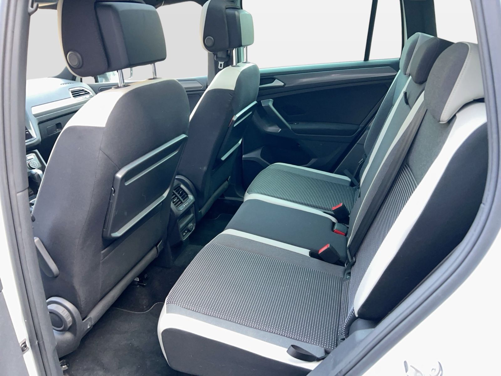 Fahrzeugabbildung Volkswagen Tiguan 2.0 TDI DSG 4-motion Offroad CarPlay|AHK