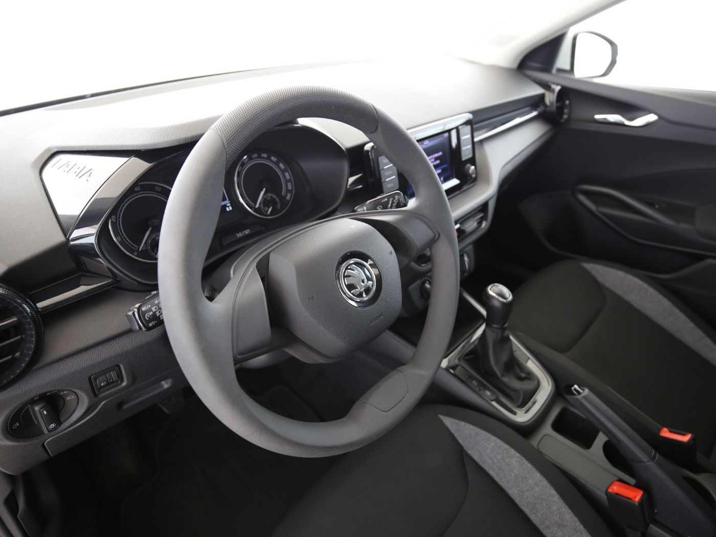 Fahrzeugabbildung SKODA Fabia 1.0 MPI Active LED|LaneAss|PDC|SHZG