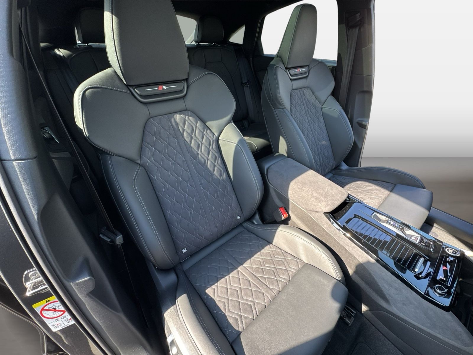 Fahrzeug autohaus mense Fahrzeugabbildung Audi Q6 e-tron Sportback quattro Matrix|B&O|CarPlay