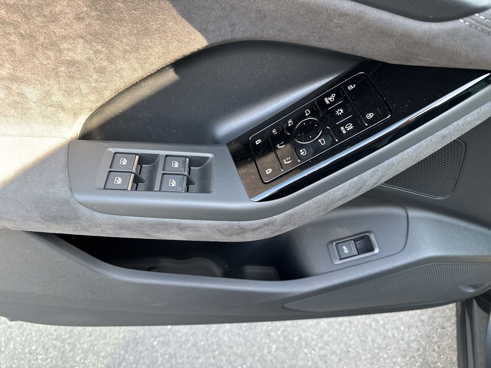Fahrzeug autohaus mense Fahrzeugabbildung Audi Q6 e-tron Sportback quattro Matrix|B&O|CarPlay