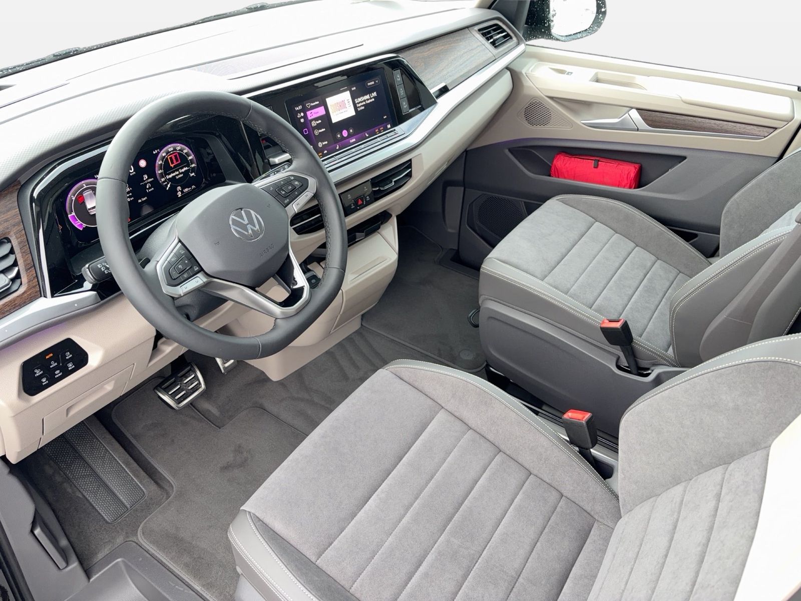 Fahrzeug autohaus mense Fahrzeugabbildung Volkswagen Multivan 2.0 TDI lang Style IQ.Light|Matrix|AHK