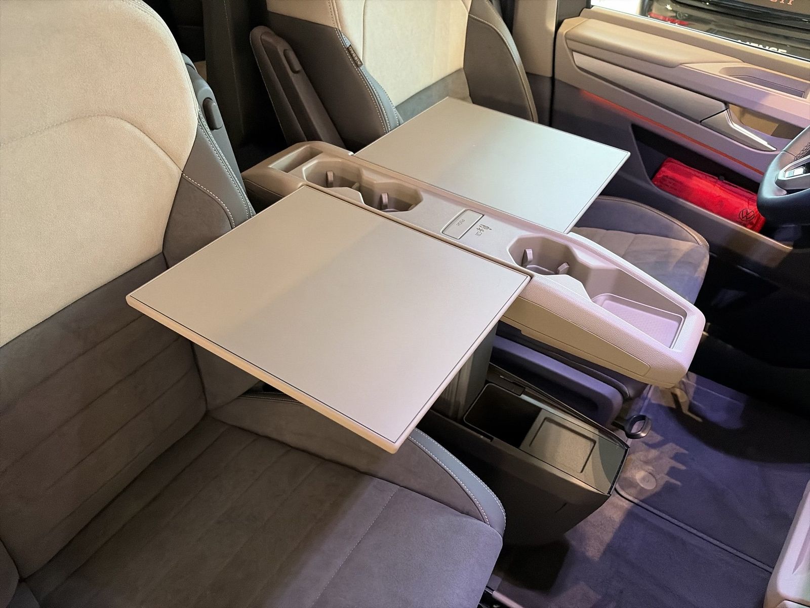 Fahrzeugabbildung Volkswagen Multivan 2.0 TDI lang Goal IQ.Light|Matrix|Pano