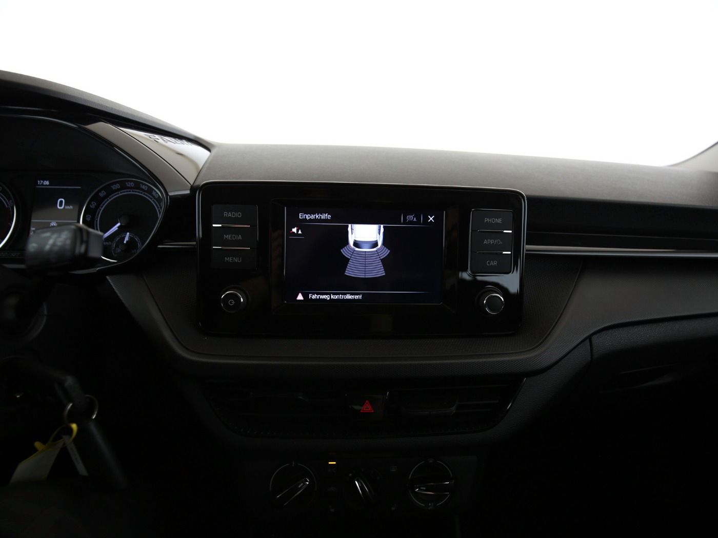 Fahrzeugabbildung SKODA Fabia 1.0 MPI Active LED|LaneAss|PDC|SHZG