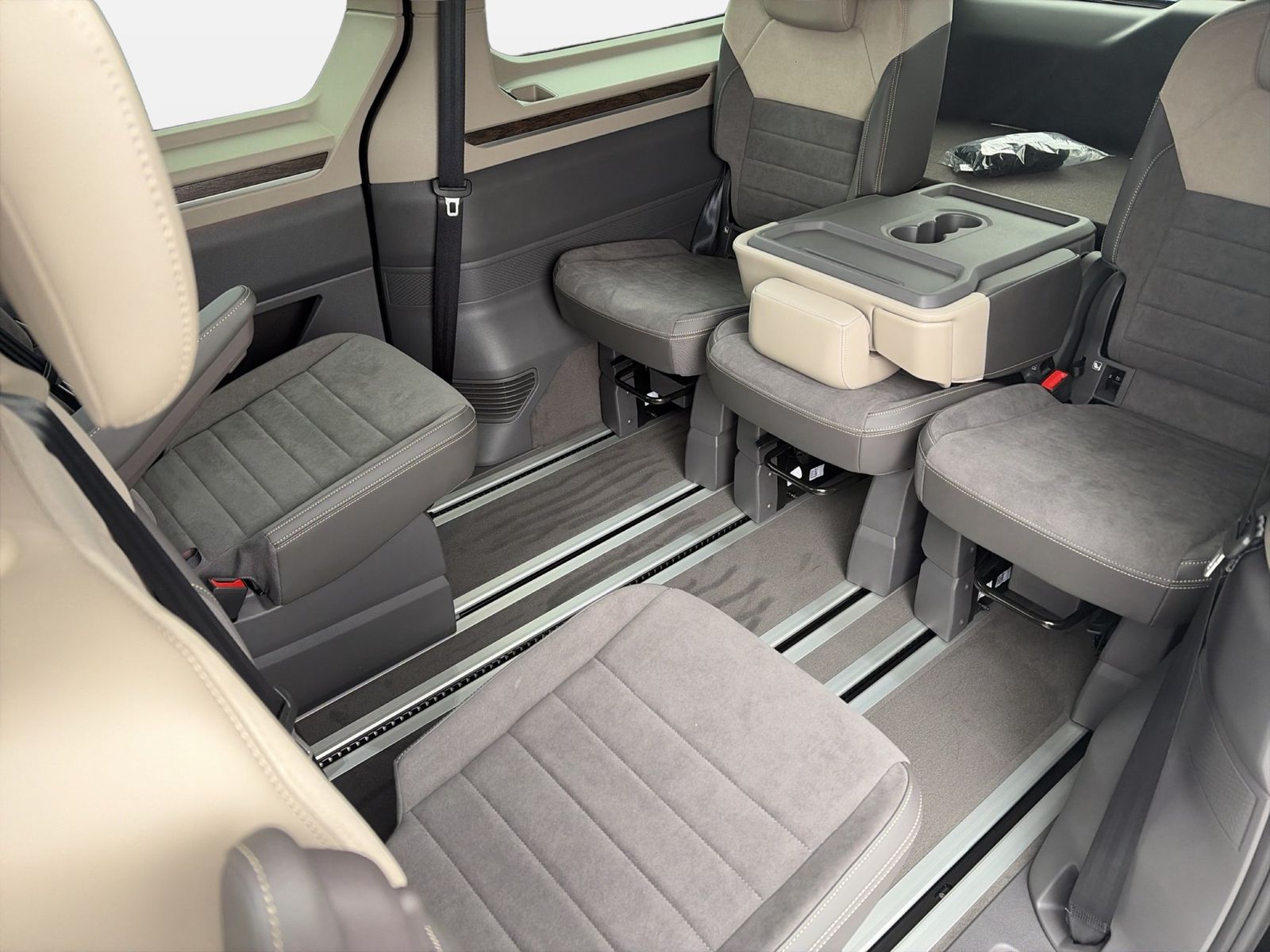 Fahrzeug autohaus mense Fahrzeugabbildung Volkswagen Multivan 2.0 TDI lang Style IQ.Light|Matrix|AHK