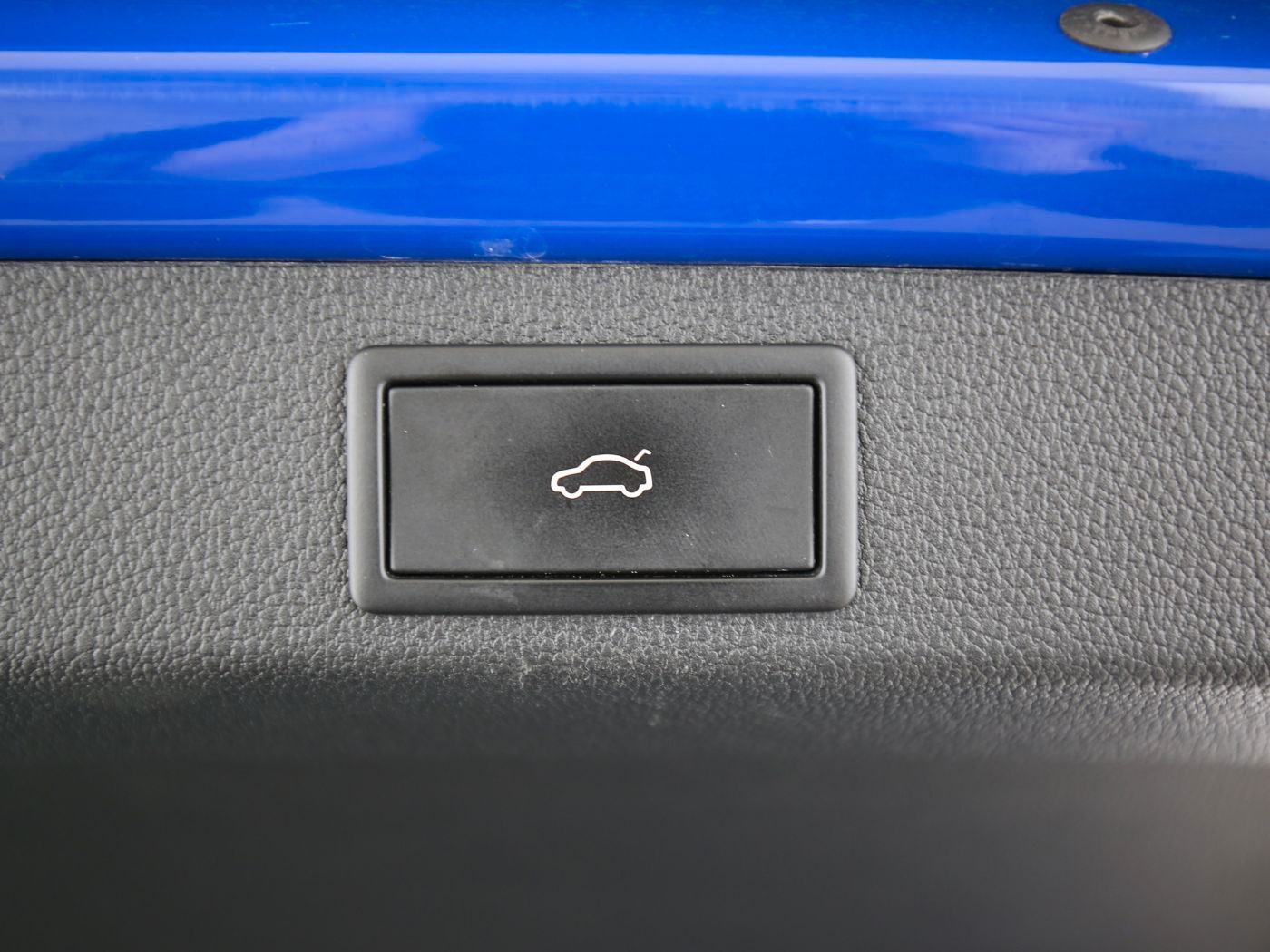 Fahrzeugabbildung SKODA Superb Combi 2.0 TDI Ambition Pano|SD|ACC|LED|LM