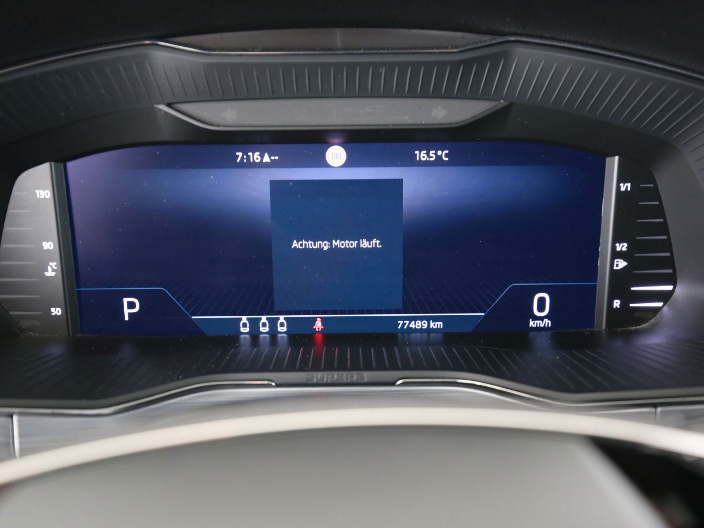 Fahrzeugabbildung SKODA Superb Combi 2.0 TDI Ambition Pano|SD|ACC|LED|LM