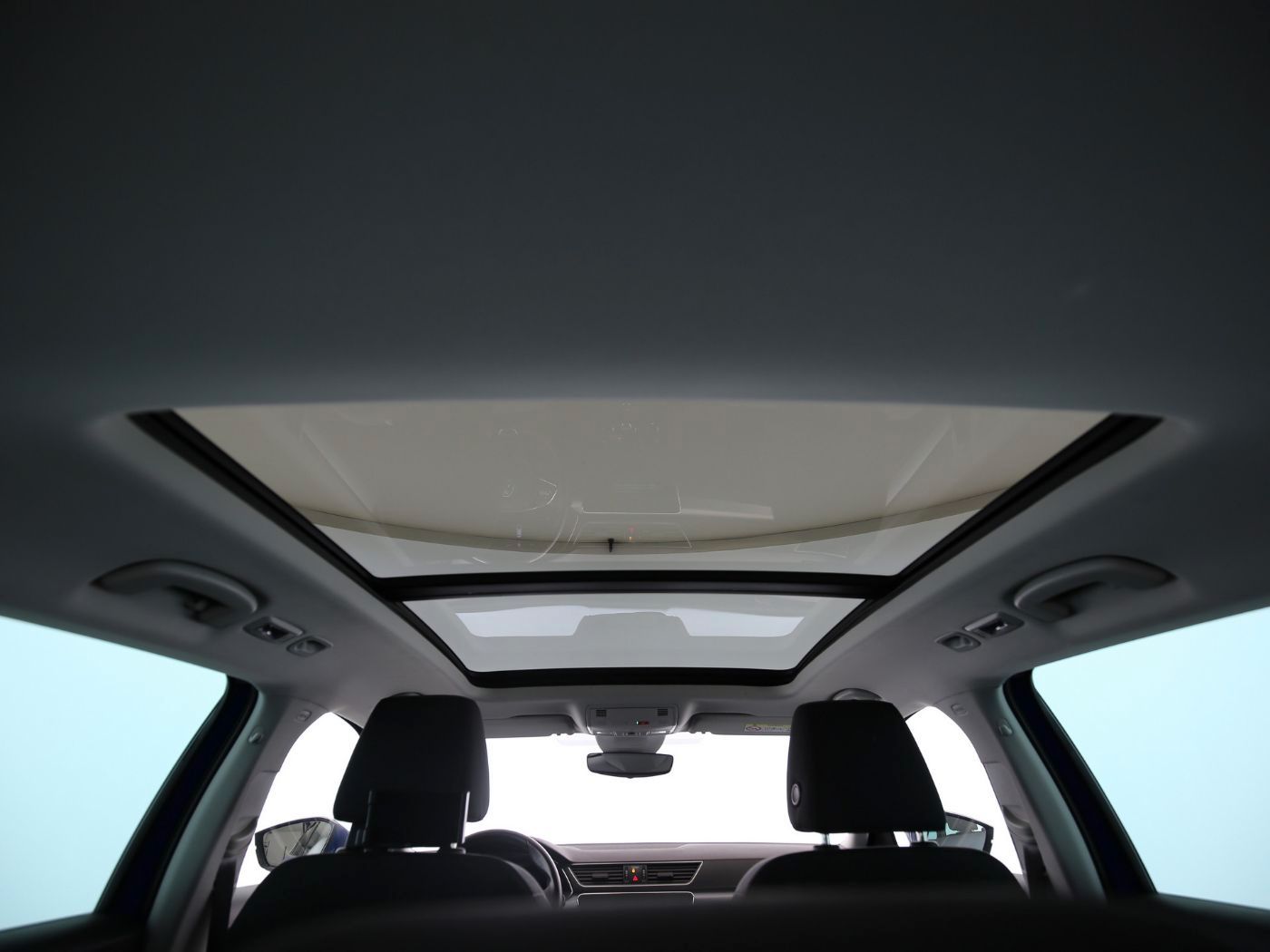 Fahrzeugabbildung SKODA Superb Combi 2.0 TDI Ambition Pano|SD|ACC|LED|LM