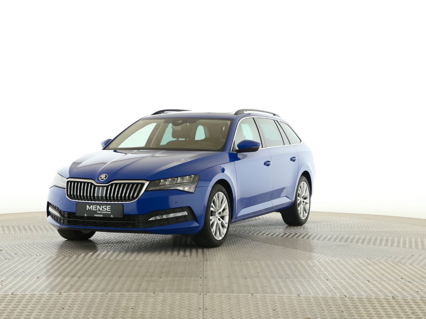 Fahrzeugabbildung SKODA Superb Combi 2.0 TDI Ambition Pano|SD|ACC|LED|LM