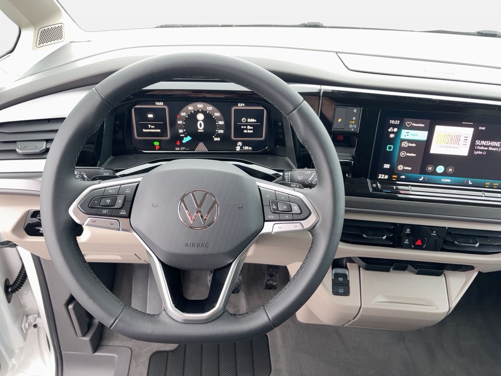 Fahrzeugabbildung Volkswagen Multivan 2.0 TDI CarPlay|AHK|Standhzg|ACC|LED