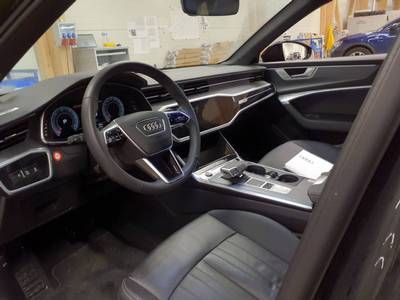 Fahrzeugabbildung Audi A6 Avant 45 TDI quattro S tronic advanced Matrix
