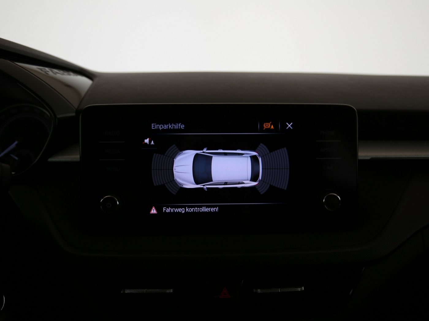 Fahrzeugabbildung SKODA Fabia 1.0 TSI Ambition LED|Navi|KlimaA|LaneAss