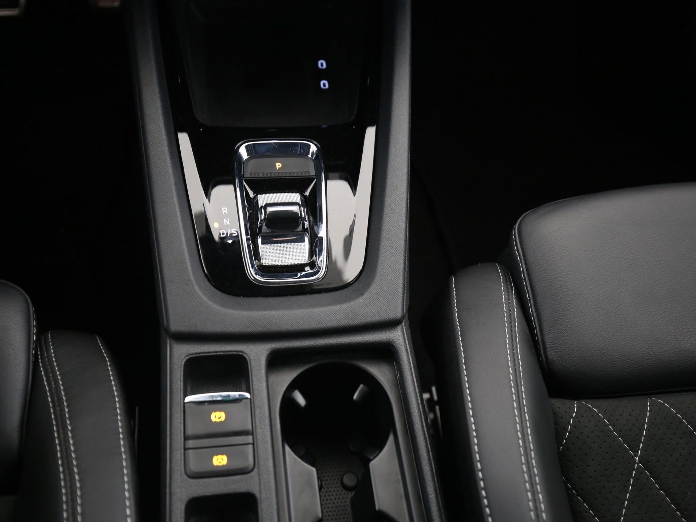 Fahrzeug autohaus mense Fahrzeugabbildung SKODA Octavia Combi 2.0 TSI RS Plus AHK|HUD|Pano|SD|LM