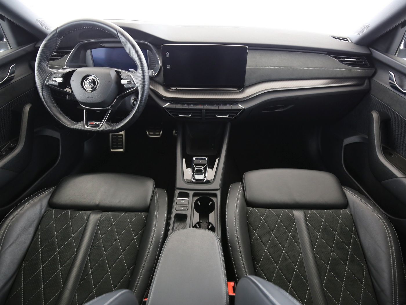 Fahrzeug autohaus mense Fahrzeugabbildung SKODA Octavia Combi 2.0 TSI RS Plus AHK|HUD|Pano|SD|LM