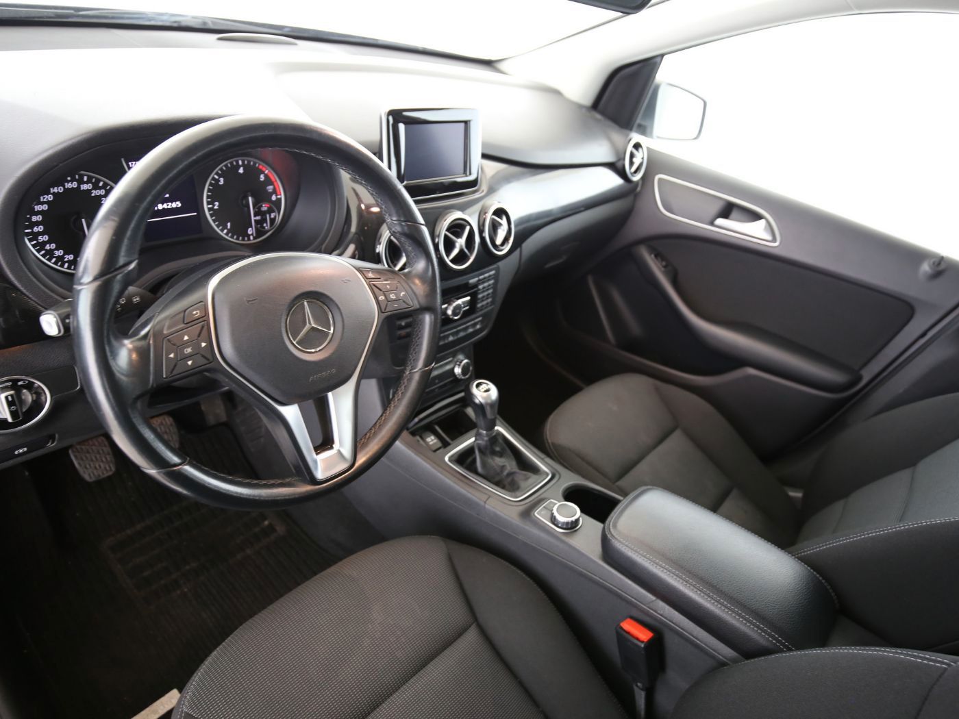 Fahrzeug autohaus mense Fahrzeugabbildung Mercedes-Benz B 200 CDI BlueEfficiency Navi|Xenon|BiXenon|PDC