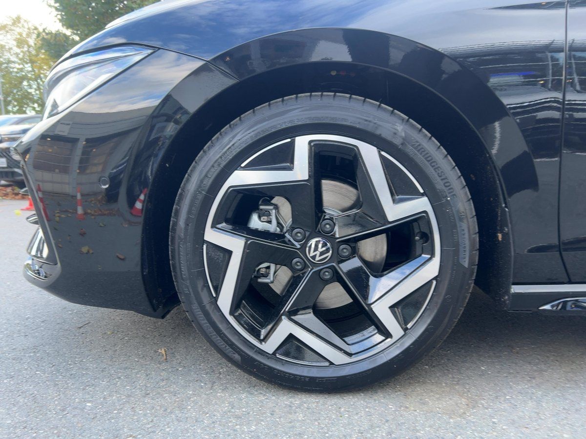 Fahrzeugabbildung Volkswagen Passat TDI DSG R-Line AHK Nav HUD 360 eKlappe DC