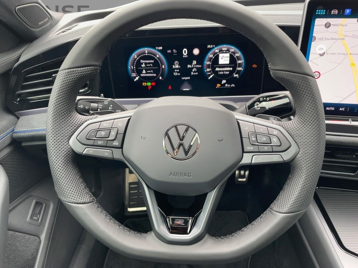 Fahrzeug autohaus mense Fahrzeugabbildung Volkswagen Passat TDI 4M DSG R-Line Signature Standhzg AHK