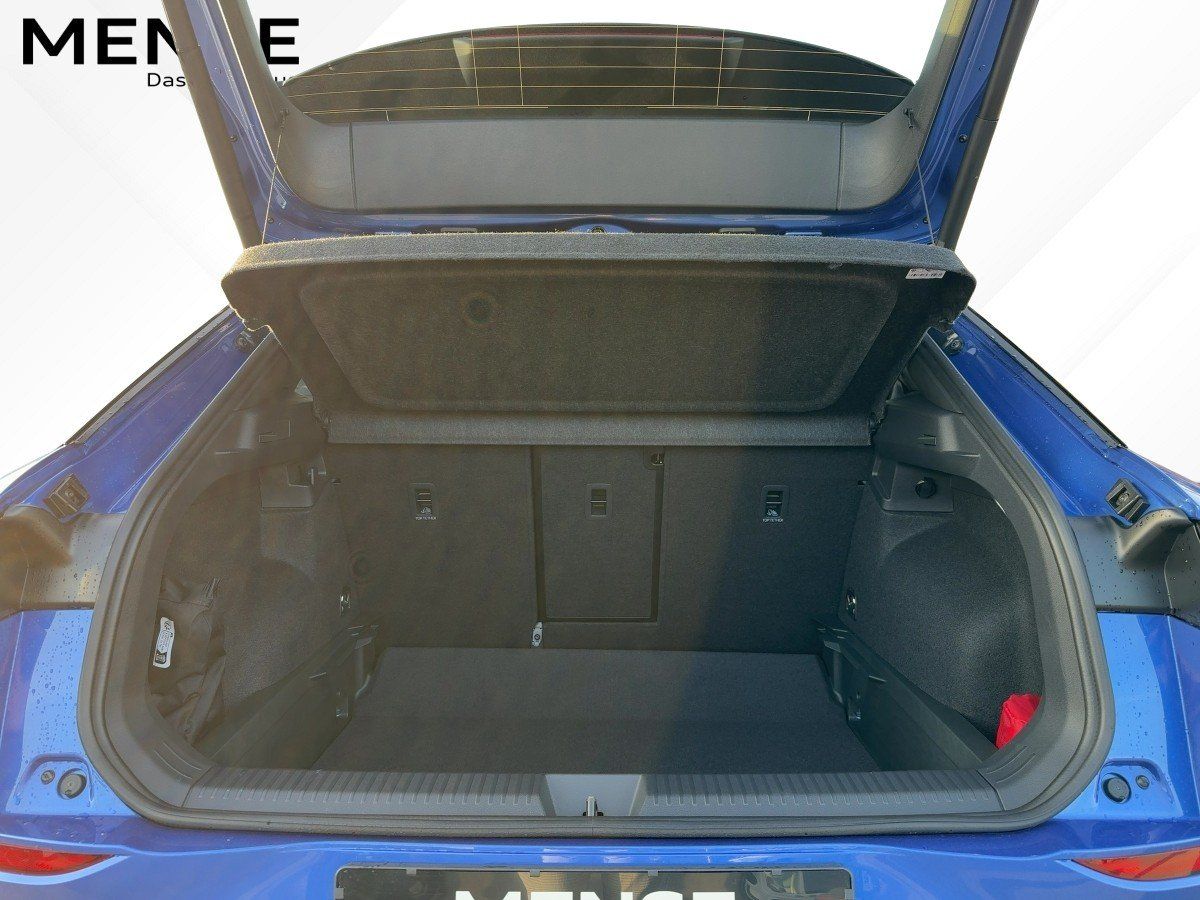 Fahrzeugabbildung Volkswagen T-Roc 1.5 eTSI DSG R-Line BlackStyle Nav HUD 360