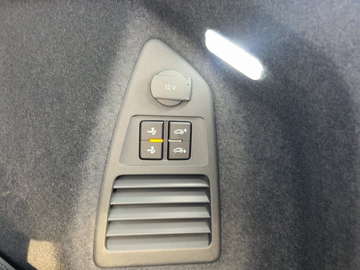 Fahrzeug autohaus mense Fahrzeugabbildung Volkswagen Touareg R-Line AHK Leder Pano Dynaudio BlackStyl