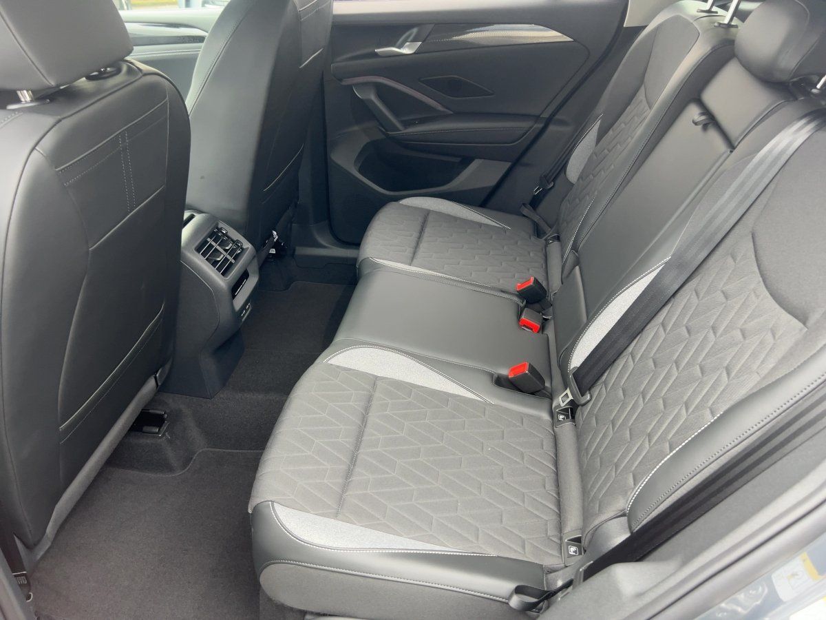 Fahrzeug autohaus mense Fahrzeugabbildung Volkswagen Tiguan TDI ENERGY 360° eKlappe Winterräder Navi