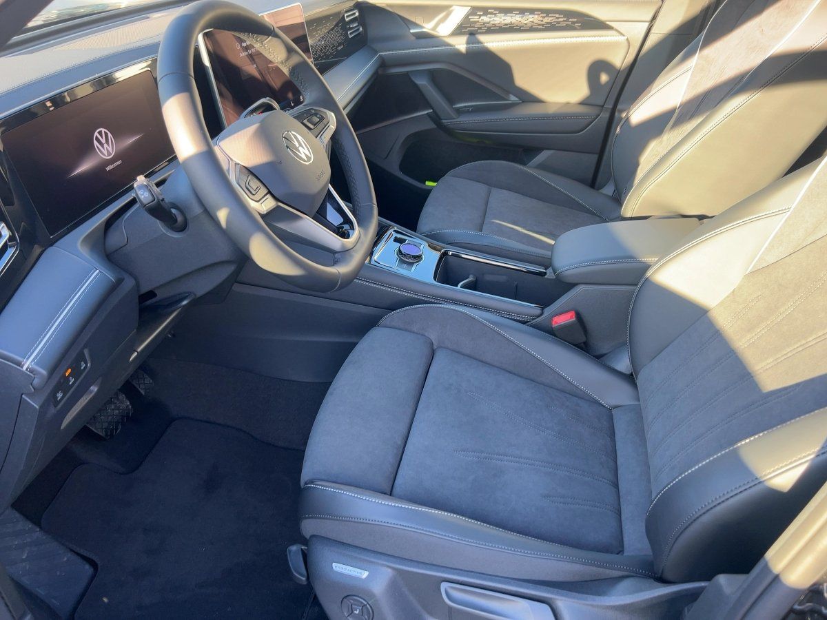 Fahrzeugabbildung Volkswagen Tiguan TDI Elegance AHK HarmanKardon IQ.Light Na