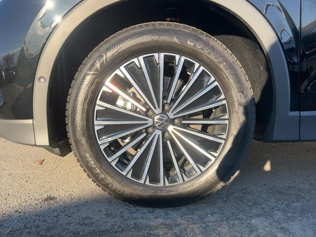 Fahrzeugabbildung Volkswagen Tiguan TDI Elegance AHK HarmanKardon IQ.Light Na