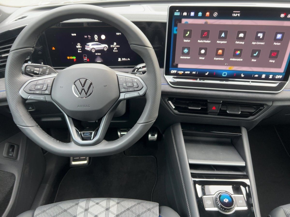 Fahrzeugabbildung Volkswagen Tiguan TDI R-Line AHK BlackStyle Navi HUD Keyles