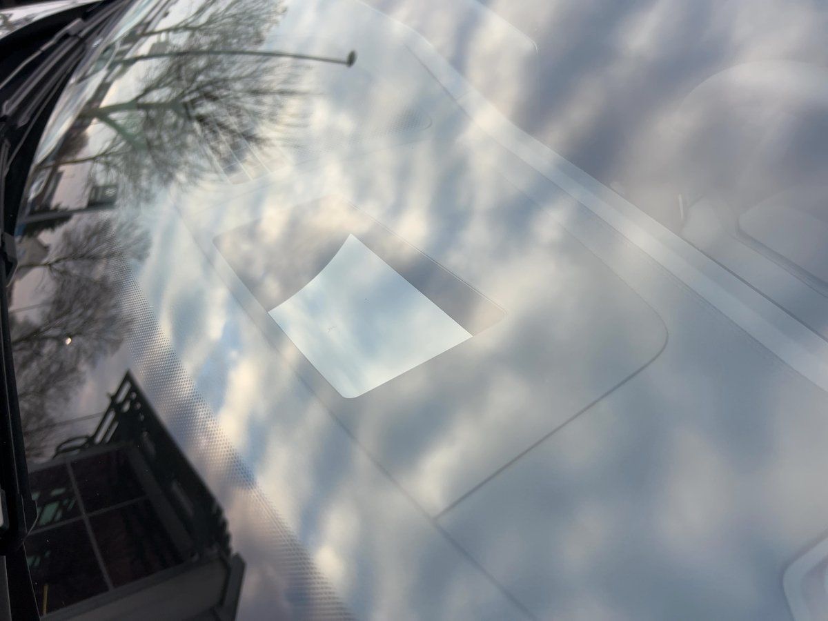 Fahrzeugabbildung Volkswagen Tiguan TDI R-Line AHK BlackStyle Navi HUD Keyles