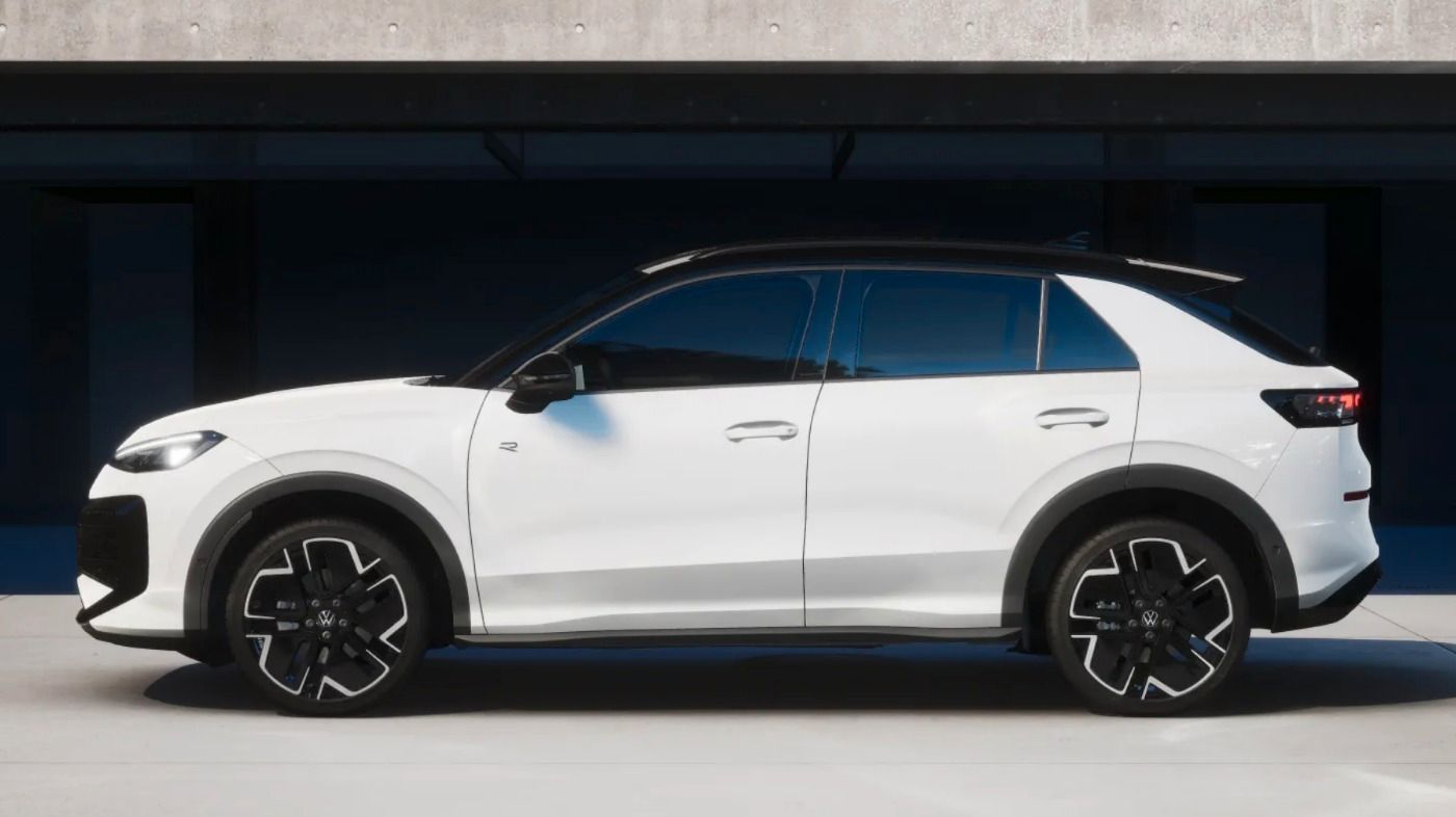 Fahrzeugabbildung Volkswagen T-Roc 1.5 eTSI R-Line Nav BlackStyle 360° HUD AS