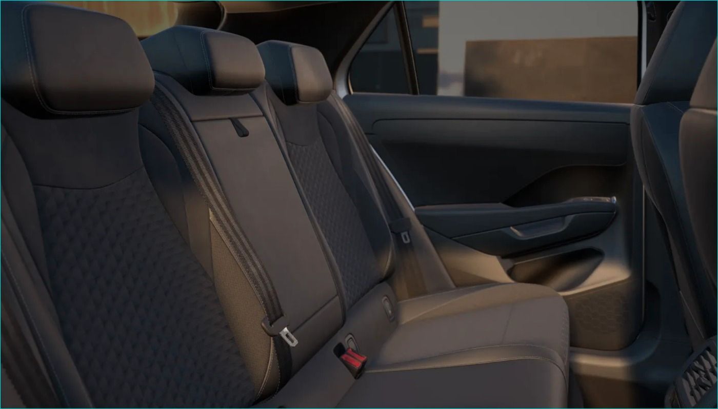 Fahrzeugabbildung Volkswagen T-Roc 1.5 eTSI R-Line Nav BlackStyle 360° HUD AS