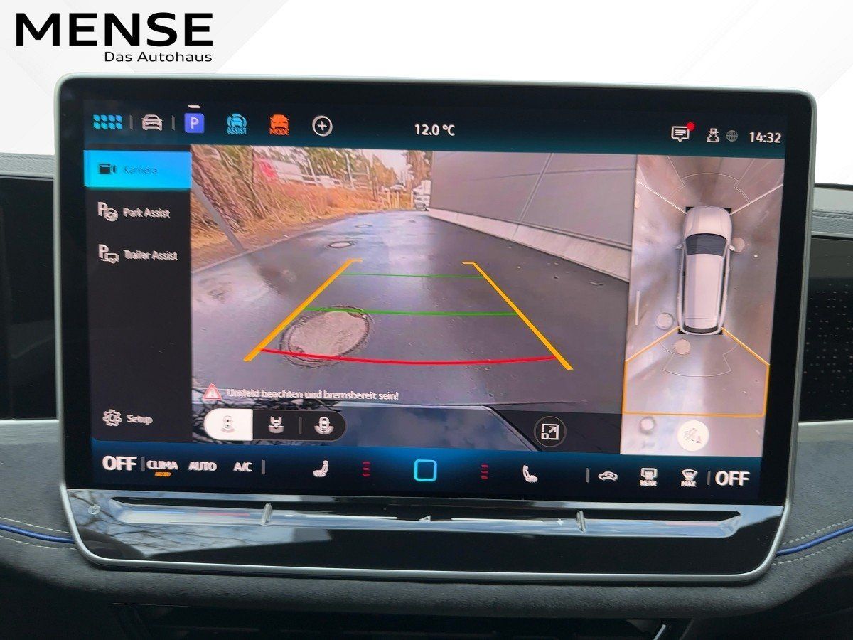 Fahrzeugabbildung Volkswagen Passat TDI R-Line AHK Nav HUD BlackStyle DCC 360