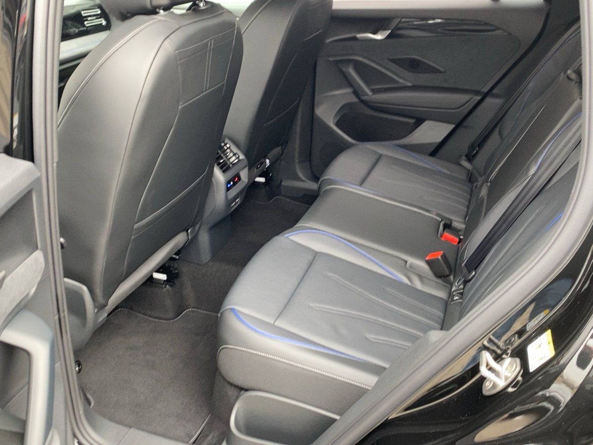 Fahrzeug autohaus mense Fahrzeugabbildung Volkswagen Tiguan TDI R-Line Leder Navi HUD 360° Winterräde