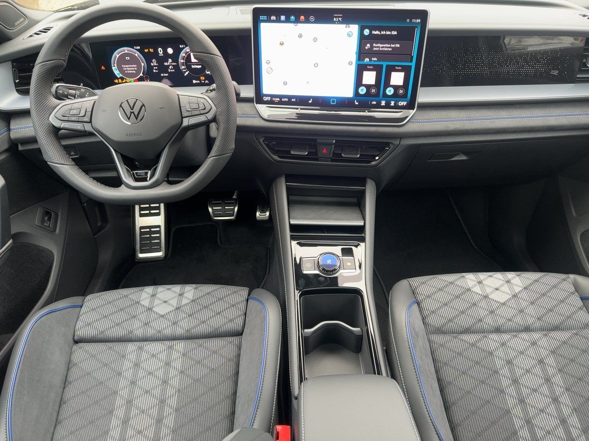 Fahrzeugabbildung Volkswagen Tayron TDI R-Line AHK BlackStyle Standhzg Pano N