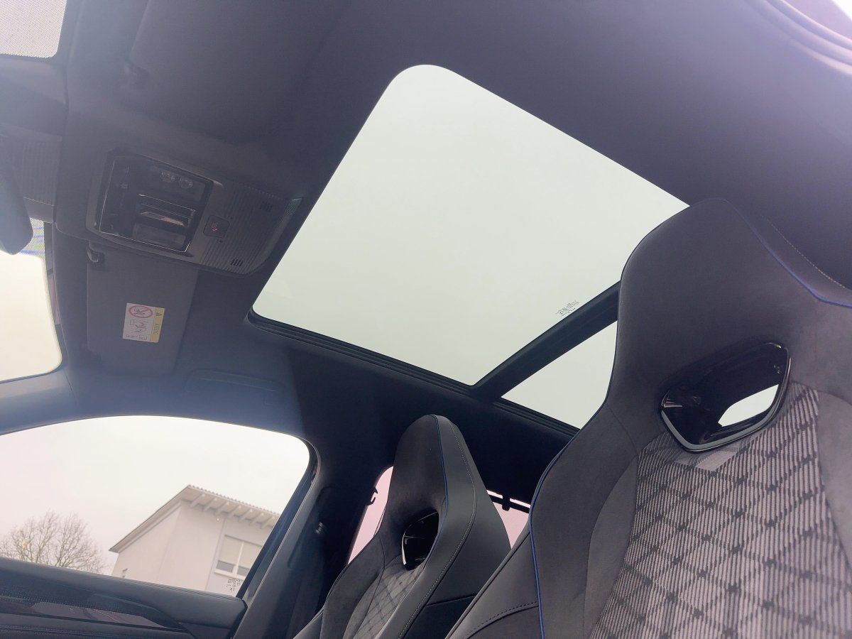 Fahrzeugabbildung Volkswagen Tayron TDI R-Line AHK BlackStyle Standhzg Pano N