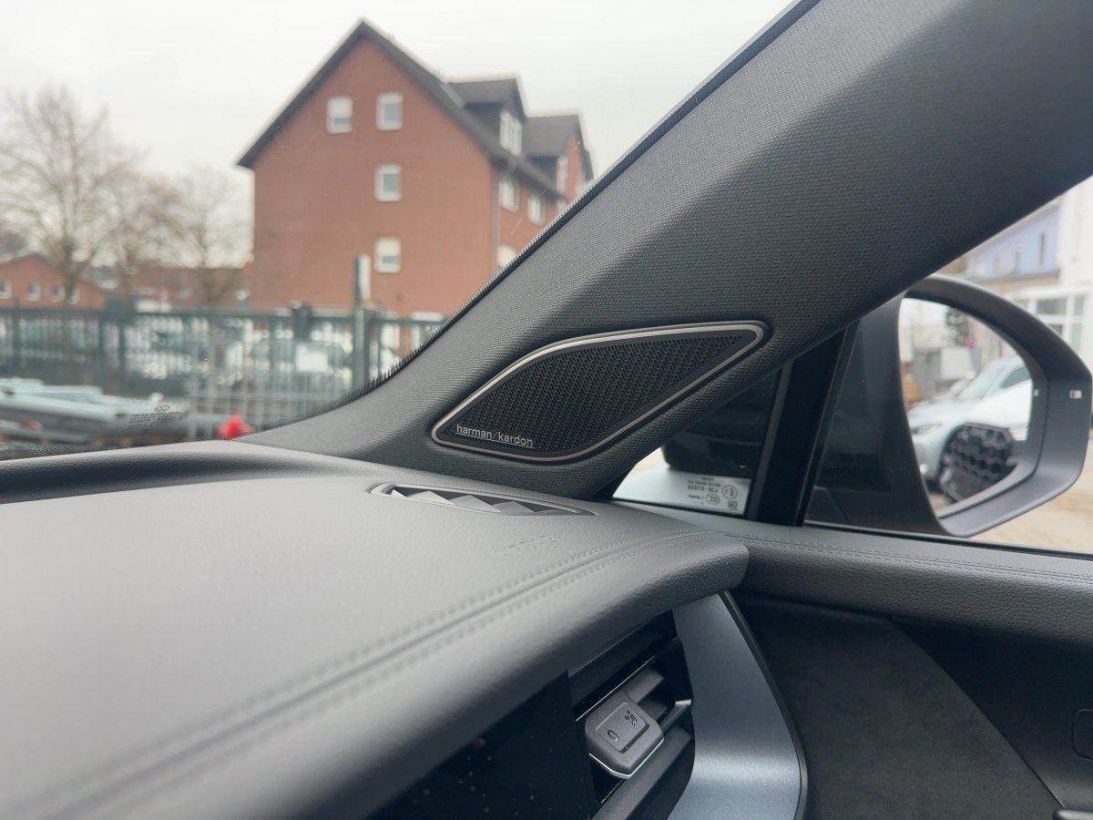 Fahrzeugabbildung Volkswagen Tayron TDI R-Line AHK BlackStyle Standhzg Pano N