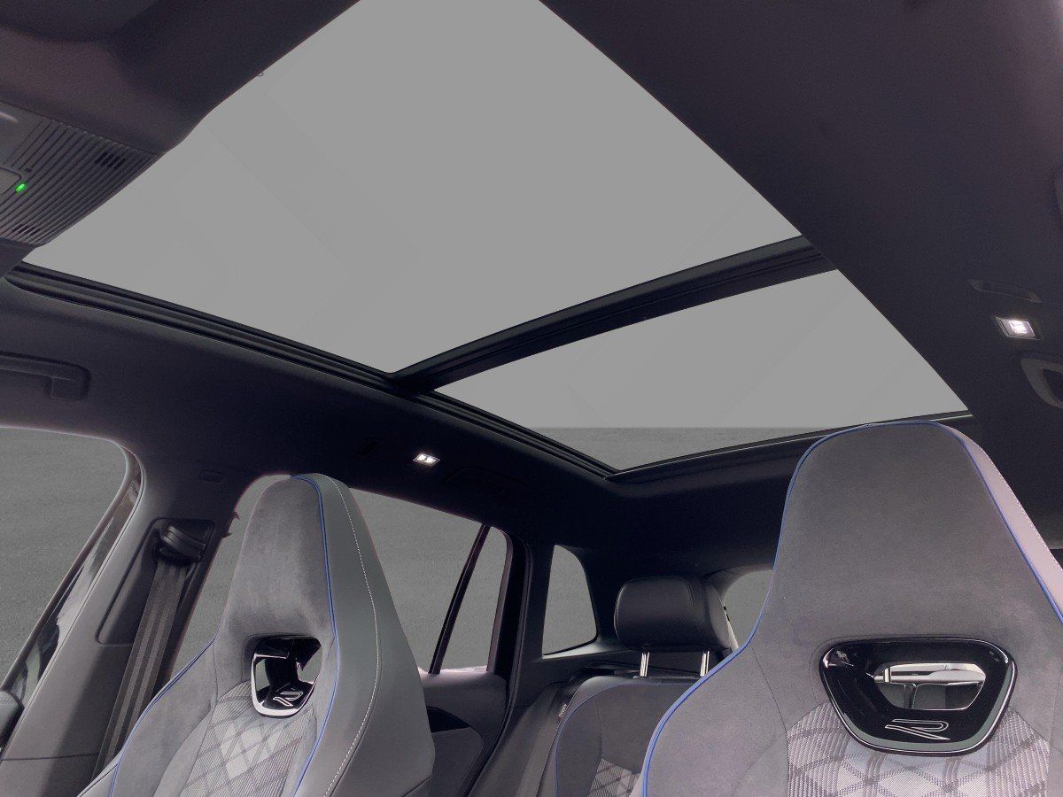 Fahrzeugabbildung Volkswagen Tiguan TDI R-Line AHK Pano BlackStyle Nav HUD 36