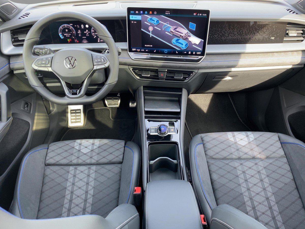 Fahrzeugabbildung Volkswagen Tayron TDI 4M R-Line AHK Pano BlackStyle Navi HU