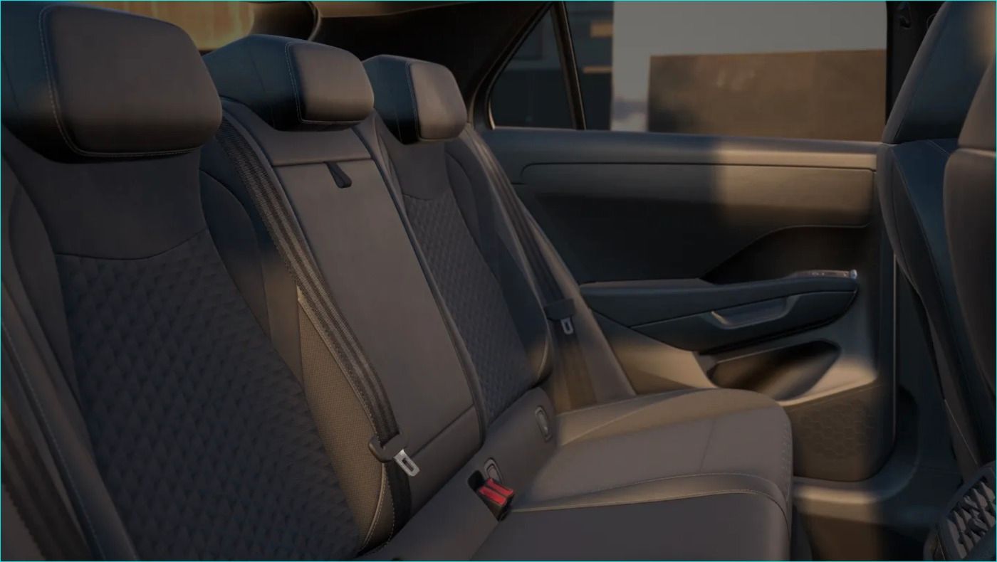 Fahrzeugabbildung Volkswagen T-Roc 1.5 eTSI R-Line AHK Pano Nav BlackStyle 36