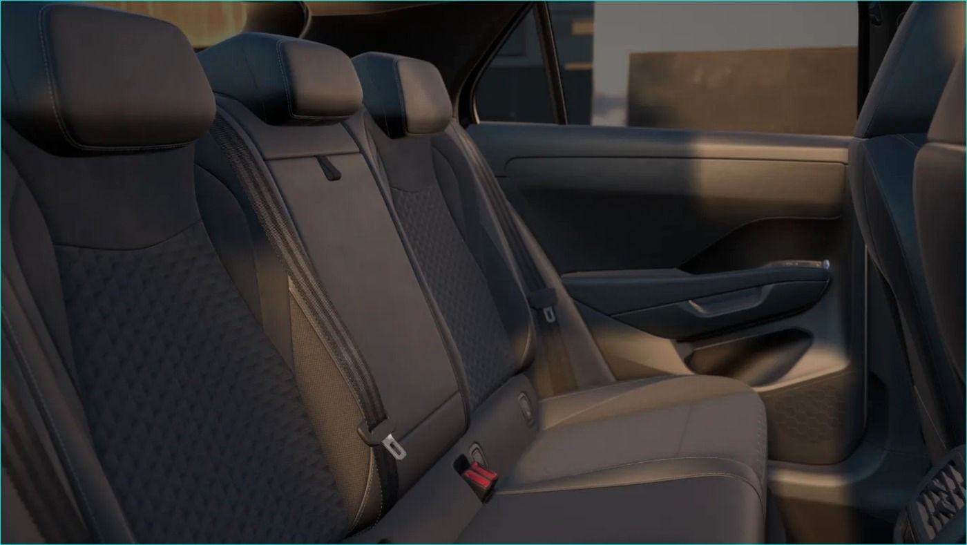 Fahrzeugabbildung Volkswagen T-Roc 1.5 eTSI R-Line Pano Navi eKlappe 360° ASG