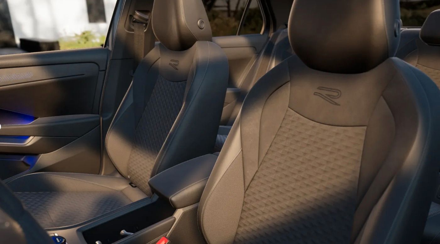 Fahrzeugabbildung Volkswagen T-Roc 1.5 eTSI R-Line Pano Navi HUD 360° IQ.Ligh