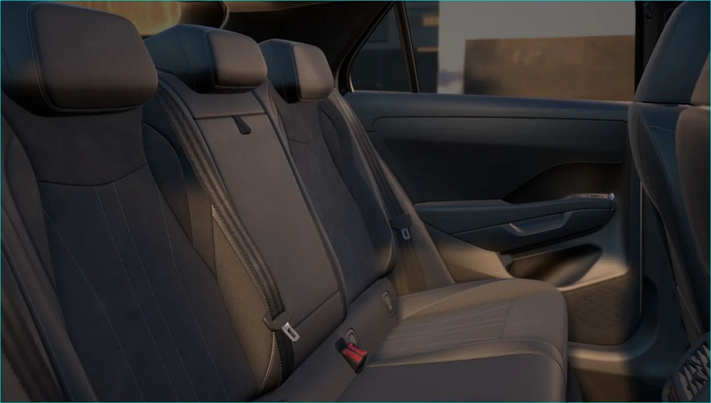 Fahrzeugabbildung Volkswagen T-Roc 1.5 eTSI Style AHK BlackStyle IQ.Light Nav