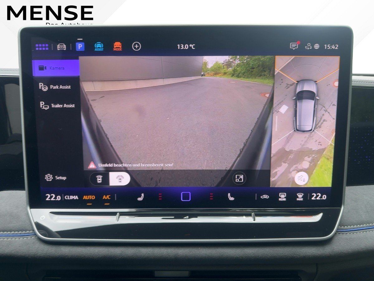 Fahrzeugabbildung Volkswagen Tiguan TDI 4M R-Line AHK Pano BlackStyle Navi HU