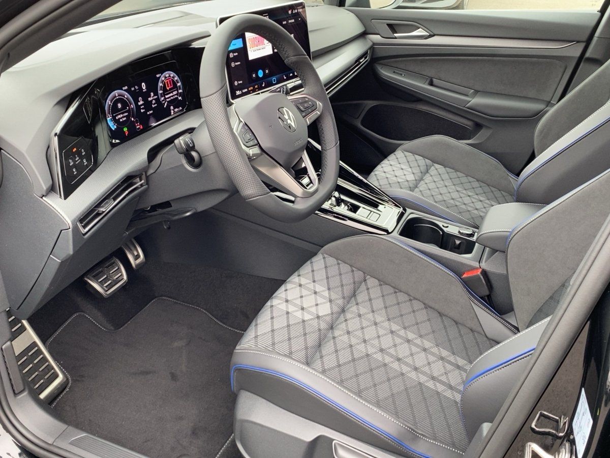 Fahrzeugabbildung Volkswagen Golf Variant TDI DSG R-Line AHK Black Style NavI