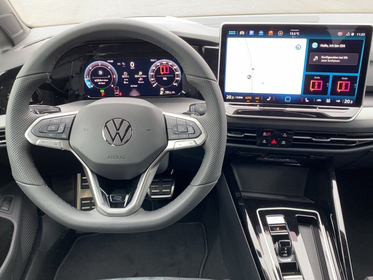 Fahrzeugabbildung Volkswagen Golf Variant TDI DSG R-Line AHK Black Style NavI
