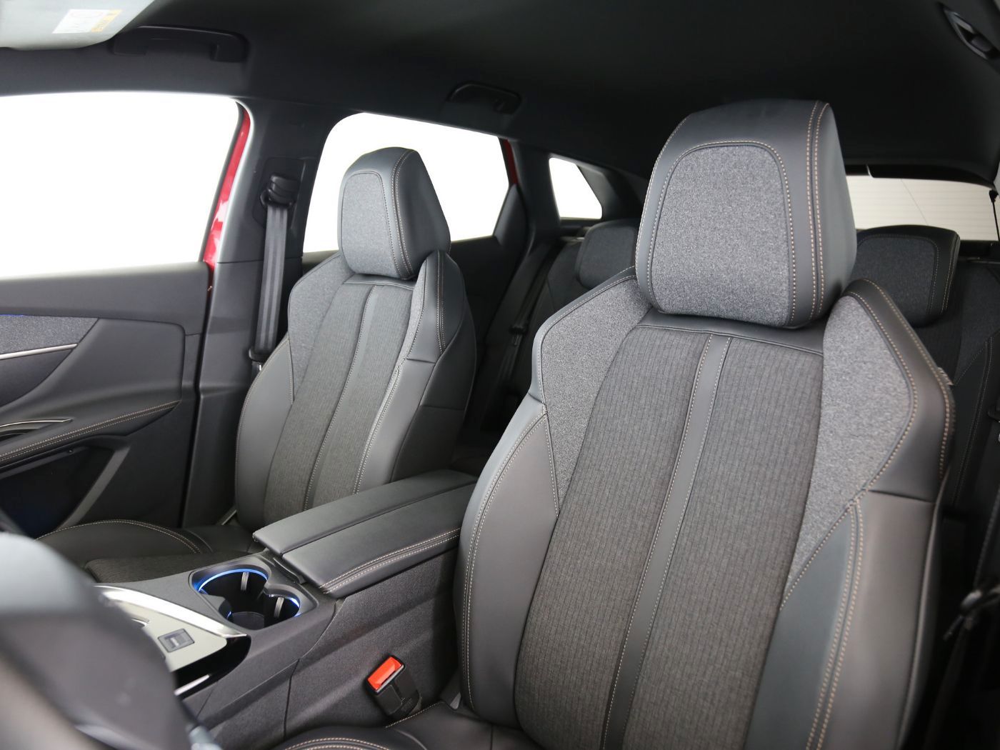 Fahrzeug autohaus mense Fahrzeugabbildung Peugeot 3008 Allure 1.6 PureTech 180 AHK|LED|Navi|Kamera