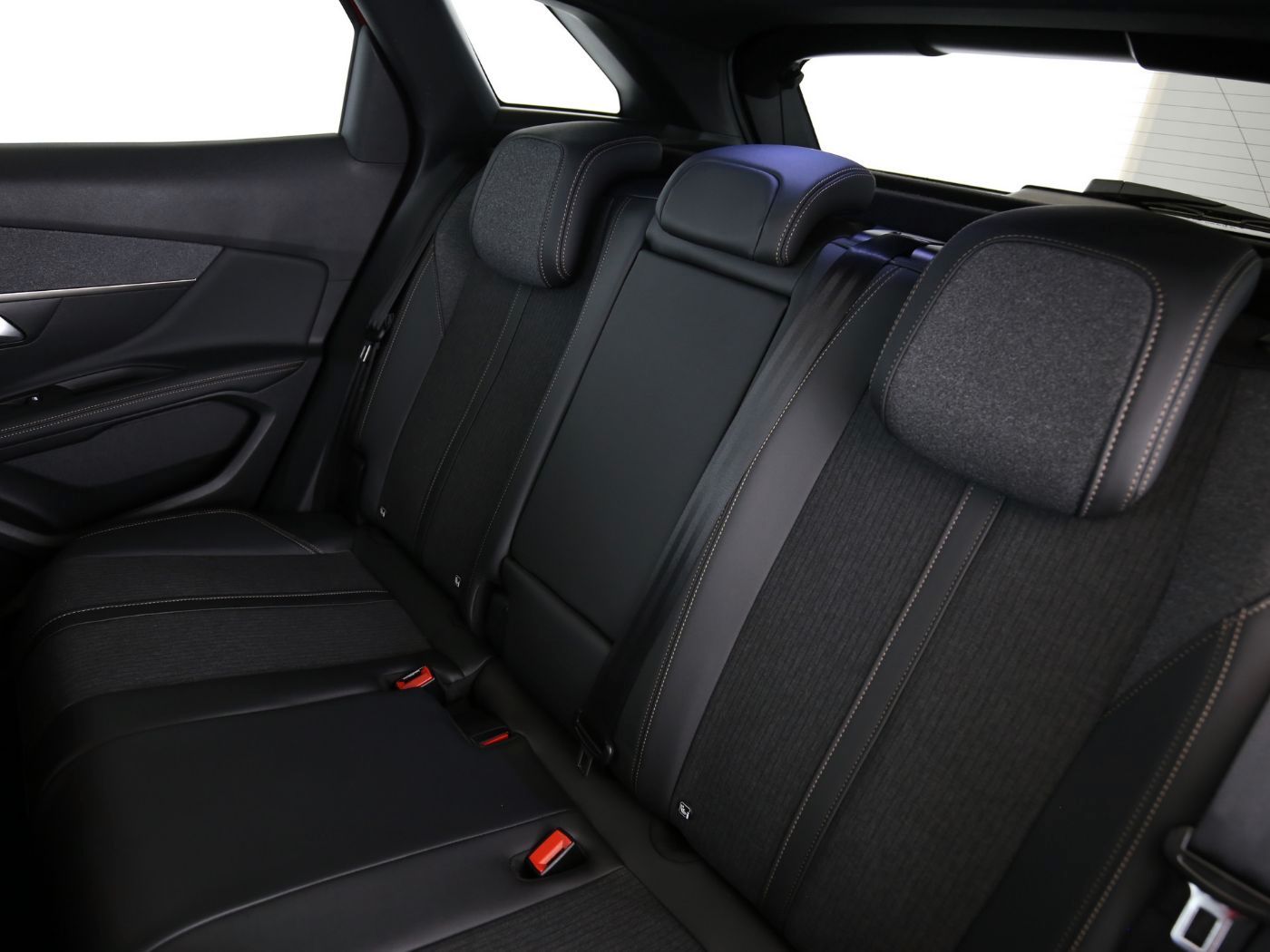 Fahrzeug autohaus mense Fahrzeugabbildung Peugeot 3008 Allure 1.6 PureTech 180 AHK|LED|Navi|Kamera