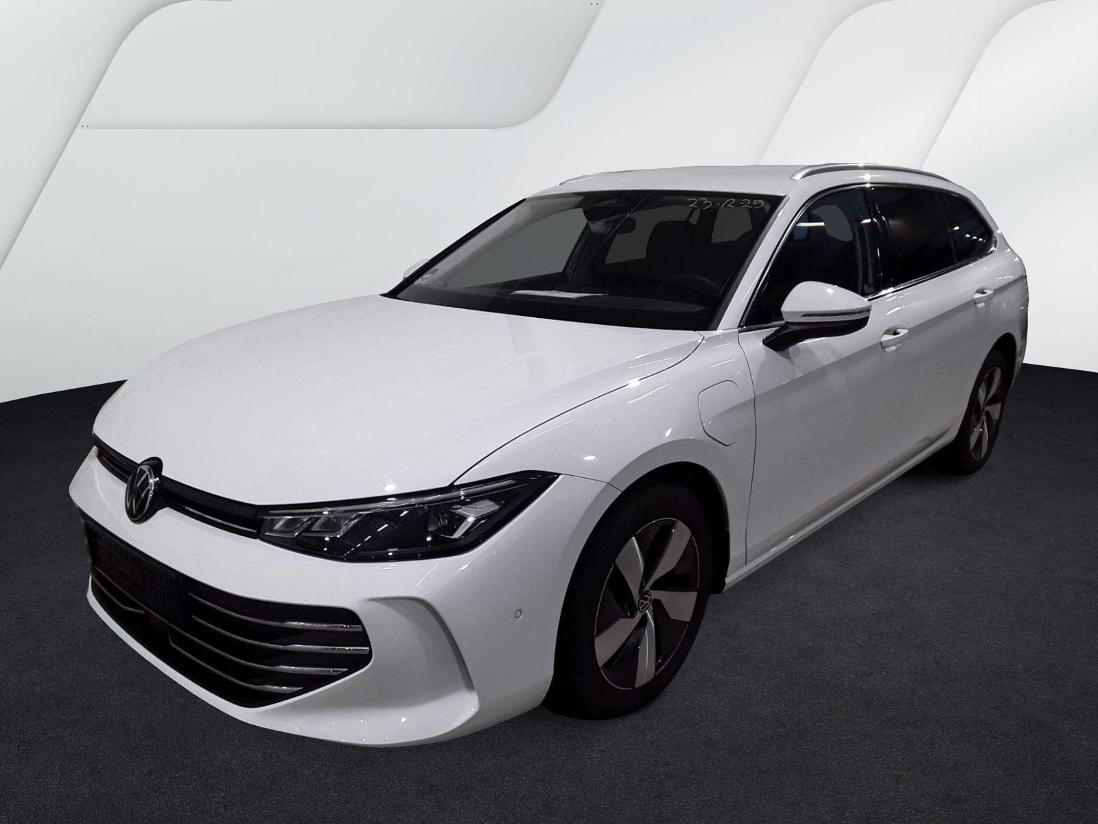 Fahrzeugabbildung Volkswagen Passat Variant 1.5 TSI eHybrid CarPlay|AHK|HUD