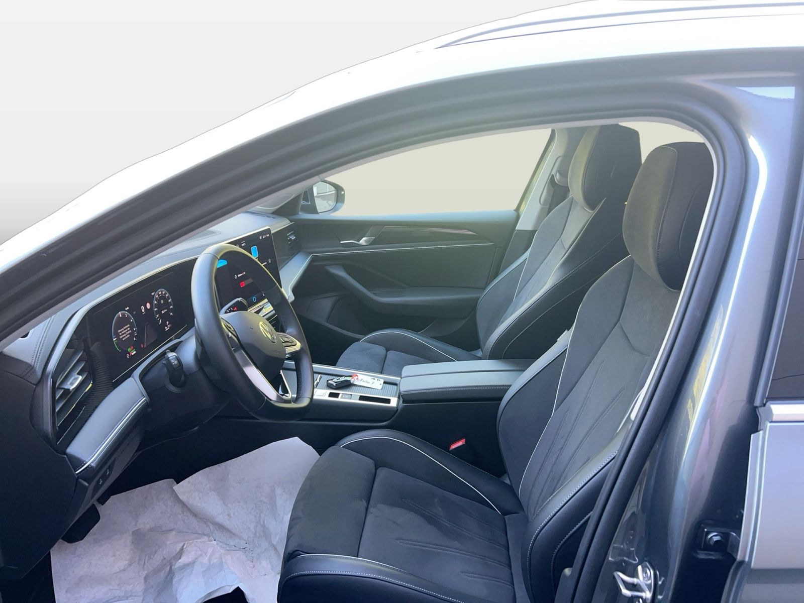 Fahrzeugabbildung Volkswagen Passat Variant 1.5 TSI eHybrid DSG Business CarP