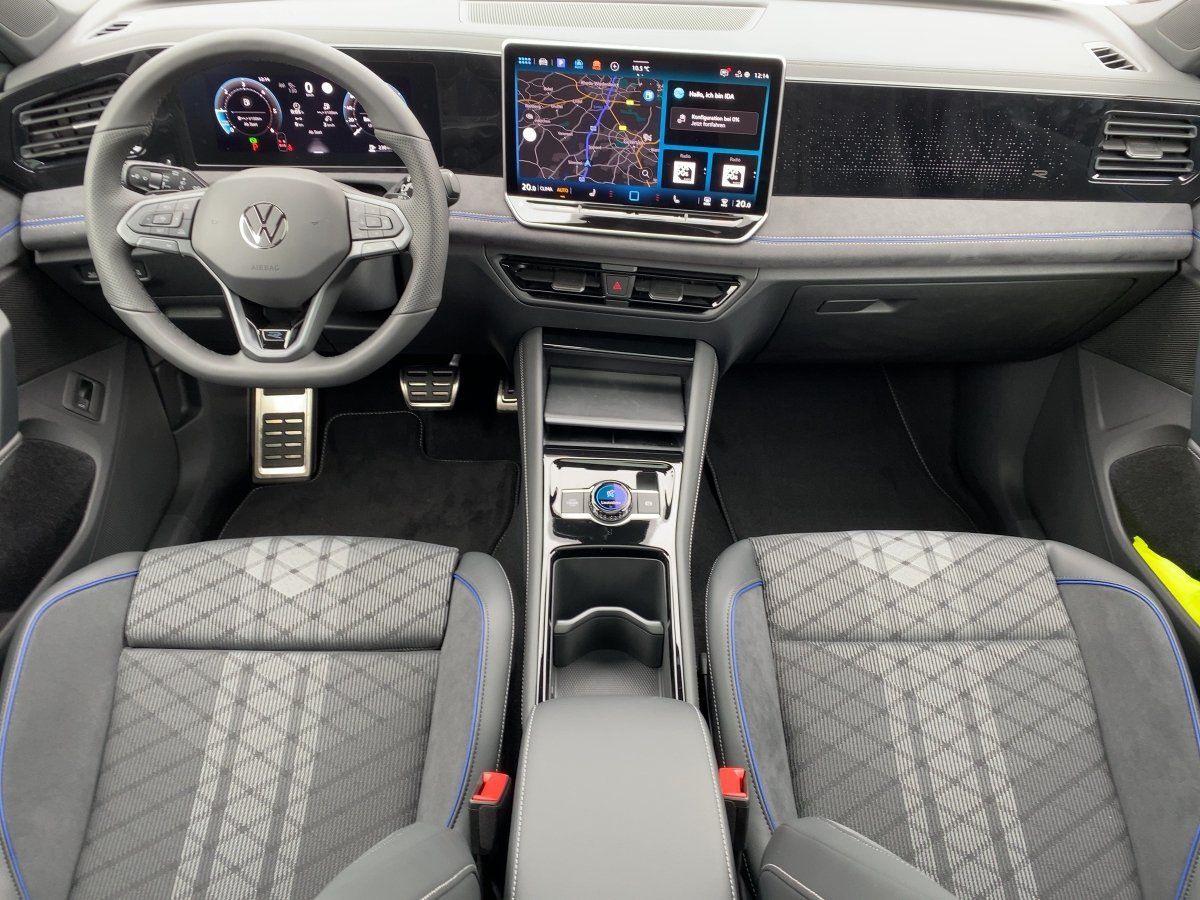 Fahrzeug autohaus mense Fahrzeugabbildung Volkswagen Tiguan TDI R-Line AHK Nav BlackStyle Pano eKlapp